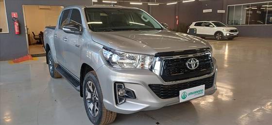 TOYOTA HILUX 2.8 SR 4X4 CD 16V DIESEL 4P AUTOMÁTICO